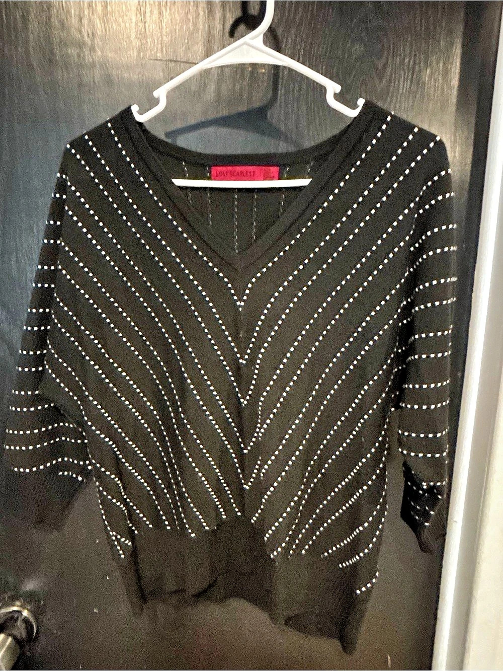Lovestrength V-Neck Geometric Sweater in Black & White Like New